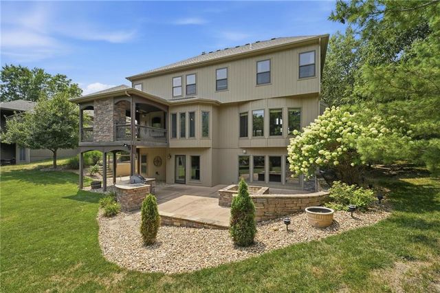 9415 N Kensington Avenue, Kansas City, MO 64156