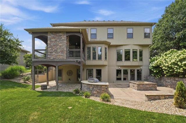 9415 N Kensington Avenue, Kansas City, MO 64156