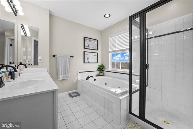 102 GREEN HILL RD, Parkesburg, PA 19365