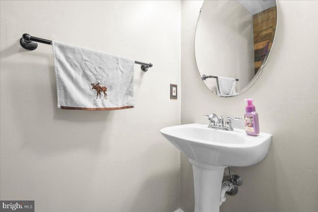 102 GREEN HILL RD, Parkesburg, PA 19365