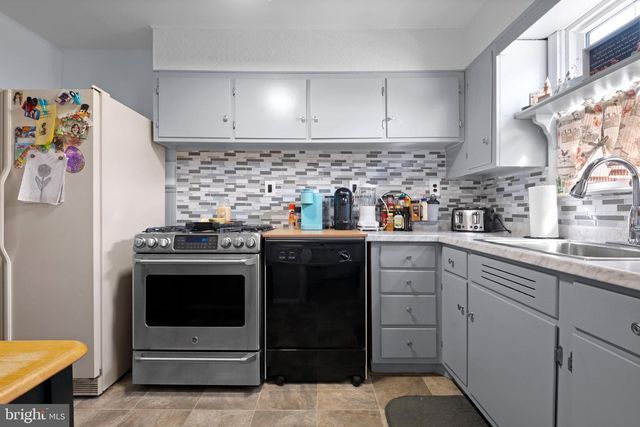 1185 LAWNTON AVE, West Deptford, NJ 08096