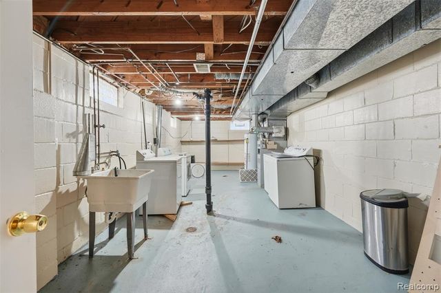 11431 Columbia, Redford, MI 48239