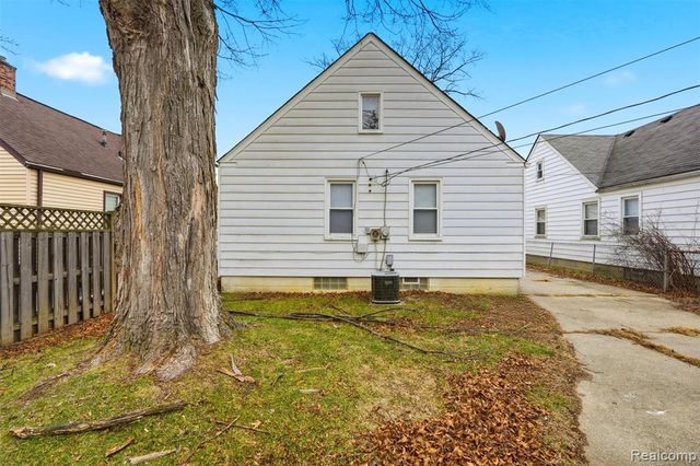 11431 Columbia, Redford, MI 48239