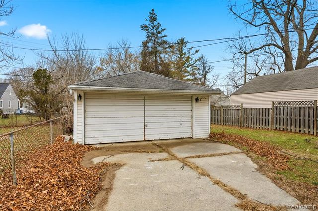 11431 Columbia, Redford, MI 48239