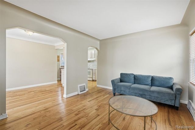 11431 Columbia, Redford, MI 48239