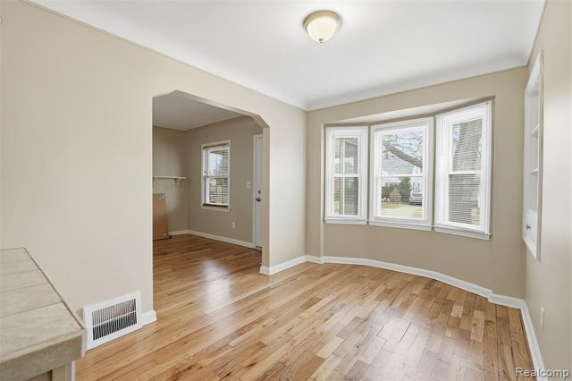 11431 Columbia, Redford, MI 48239