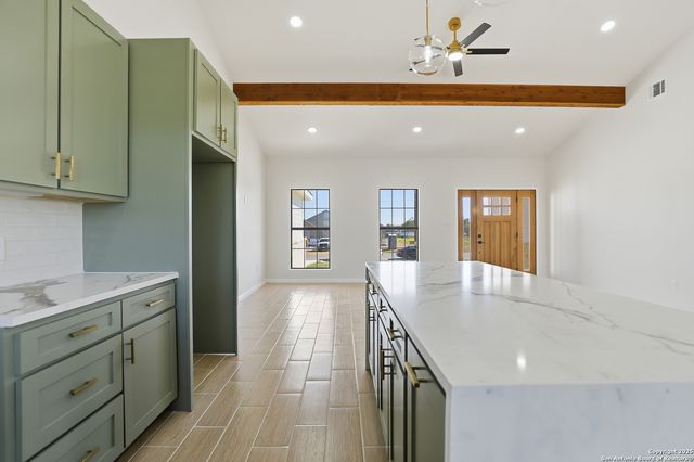 16935 Rancho Escondido, Atascosa, TX 78002