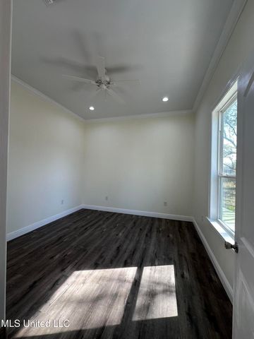 821 Central Avenue, Bay Saint Louis, MS 39520