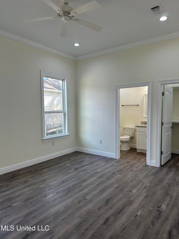 821 Central Avenue, Bay Saint Louis, MS 39520