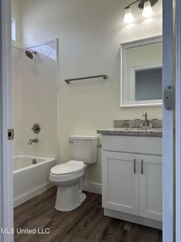 821 Central Avenue, Bay Saint Louis, MS 39520