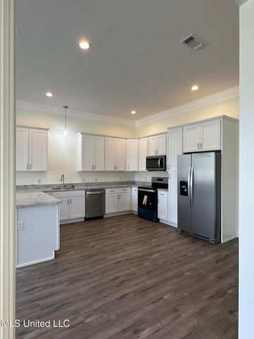 821 Central Avenue, Bay Saint Louis, MS 39520