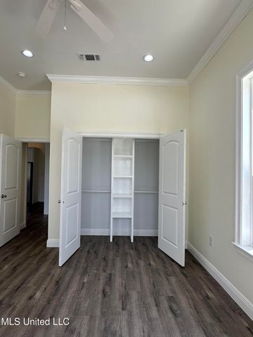 821 Central Avenue, Bay Saint Louis, MS 39520