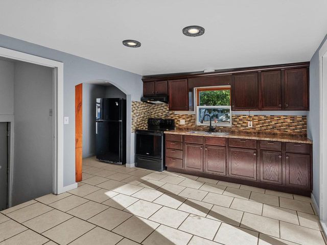 510 N MAPLE AVENUE, Green Bay, WI 54303