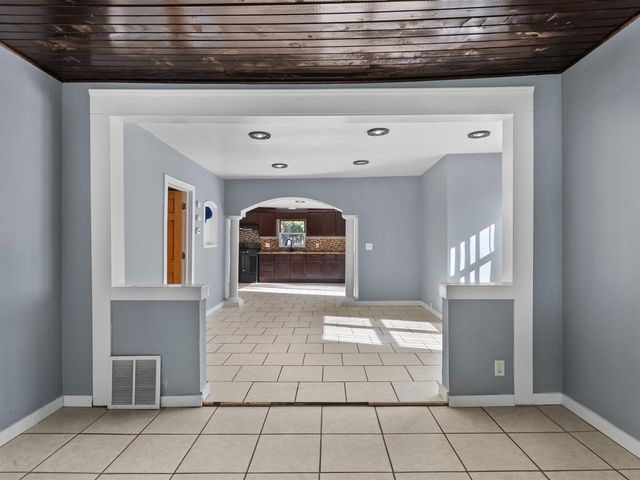 510 N MAPLE AVENUE, Green Bay, WI 54303