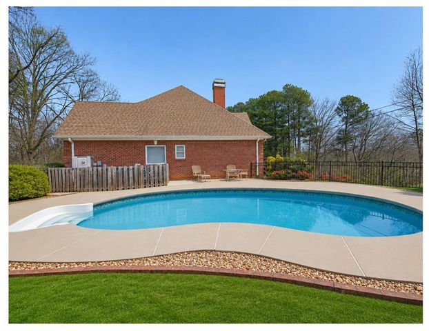 4605 Lakeview Lane, Gainesville, GA 30504
