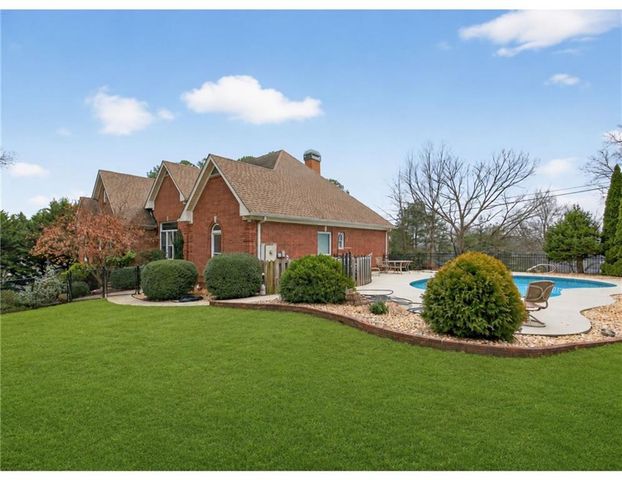 4605 Lakeview Lane, Gainesville, GA 30504