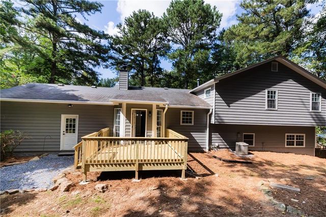 2340 Rockwell Drive, Buford, GA 30519