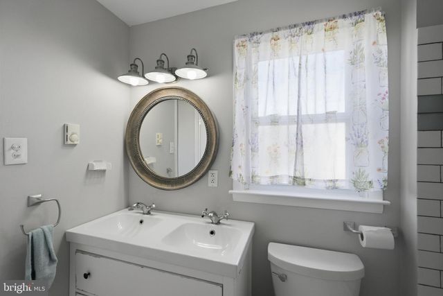 406 REESE ST, Folsom, PA 19033