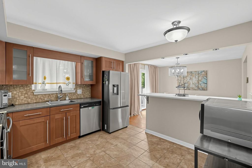 406 REESE ST, Folsom, PA 19033 — photo 4