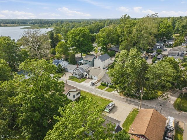 93 Longacre Lane, Chippewa Lake, OH 44215