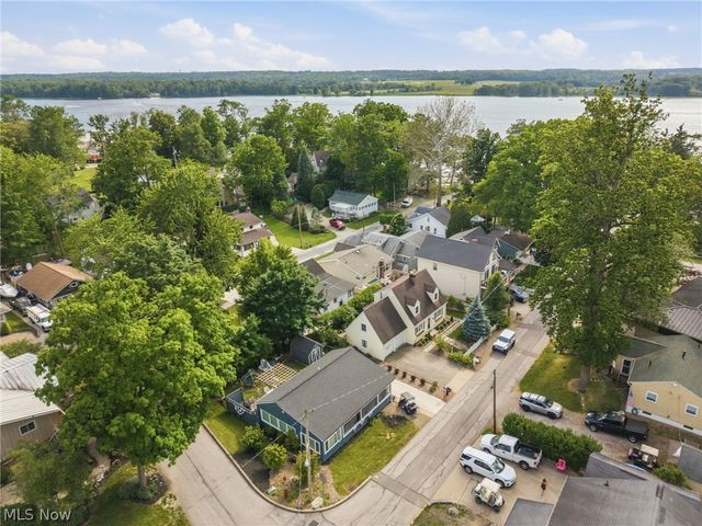 93 Longacre Lane, Chippewa Lake, OH 44215