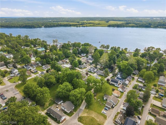 93 Longacre Lane, Chippewa Lake, OH 44215