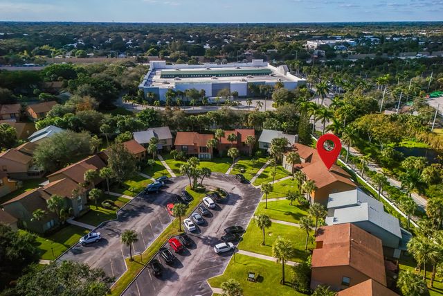 310 Sandtree Drive, Palm Beach Gardens, FL 33403