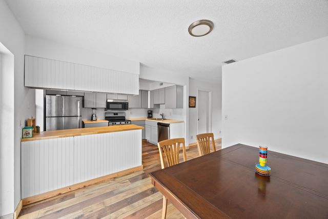 310 Sandtree Drive, Palm Beach Gardens, FL 33403