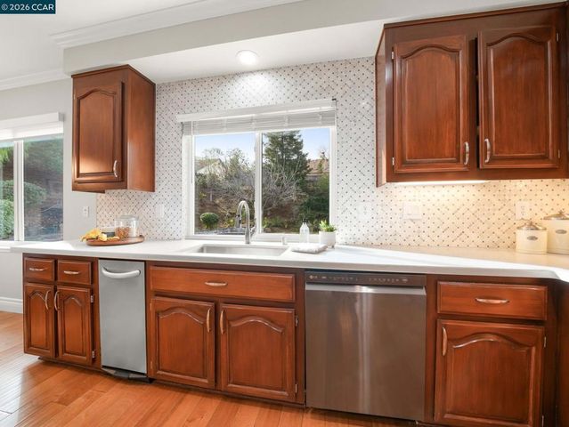 376 Blue Oak Ln, Clayton, CA 94517