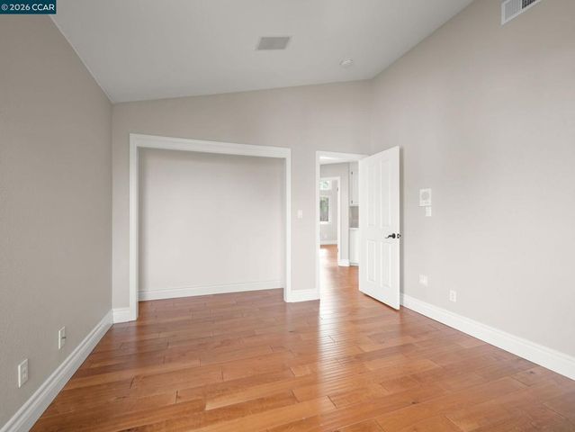 376 Blue Oak Ln, Clayton, CA 94517