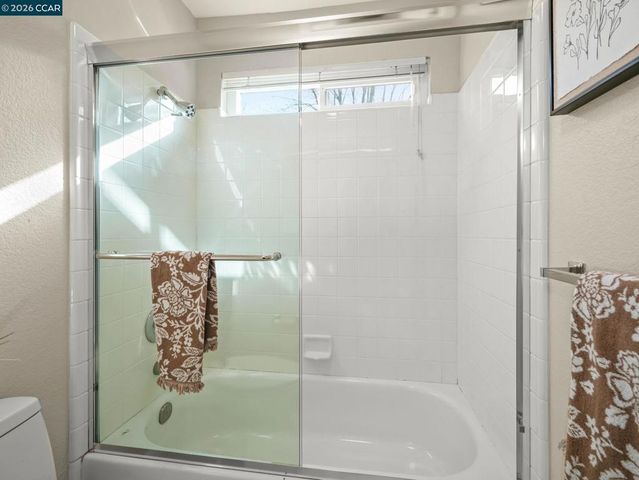 376 Blue Oak Ln, Clayton, CA 94517