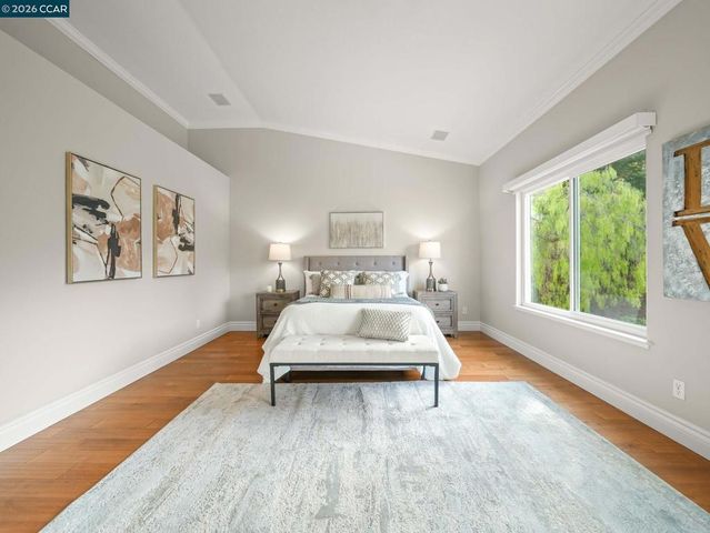 376 Blue Oak Ln, Clayton, CA 94517