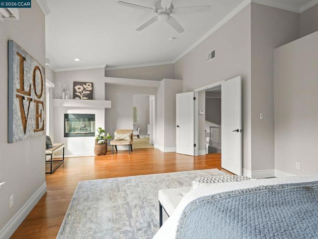 376 Blue Oak Ln, Clayton, CA 94517