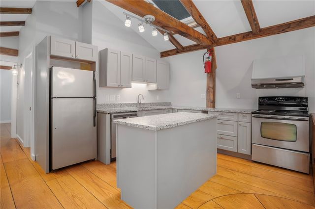 31 Bridge Street B, Newport, RI 02840