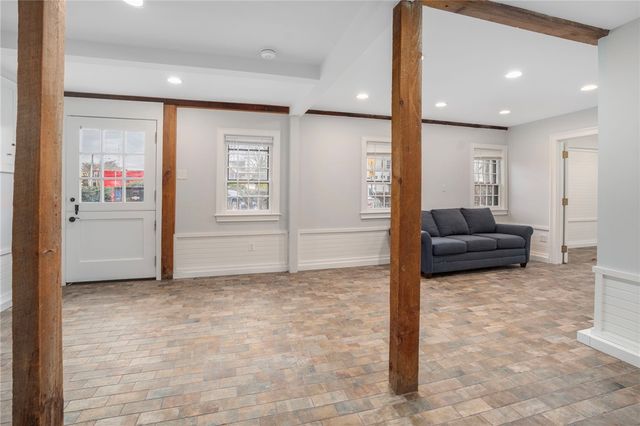 31 Bridge Street B, Newport, RI 02840