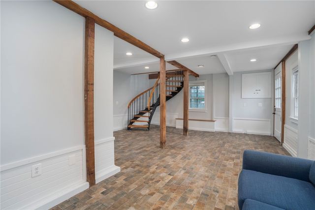 31 Bridge Street B, Newport, RI 02840