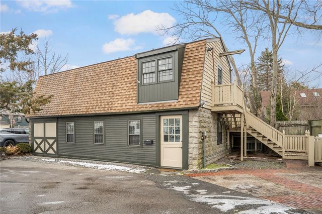 31 Bridge Street B, Newport, RI 02840