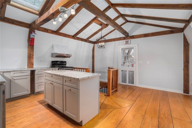 31 Bridge Street B, Newport, RI 02840