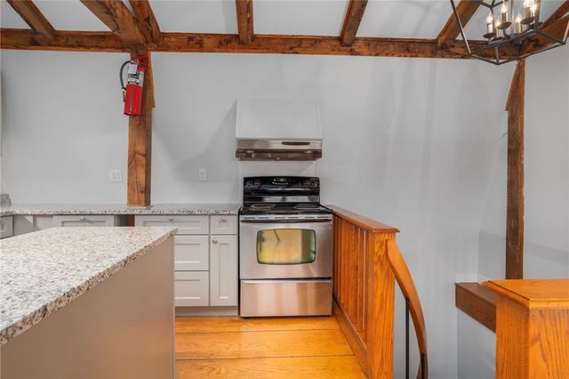 31 Bridge Street B, Newport, RI 02840