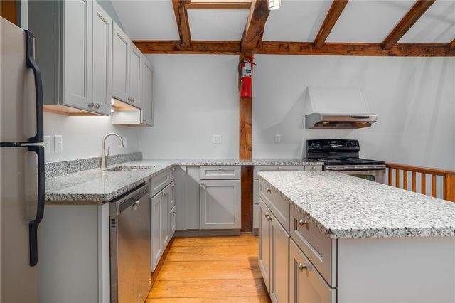 31 Bridge Street B, Newport, RI 02840