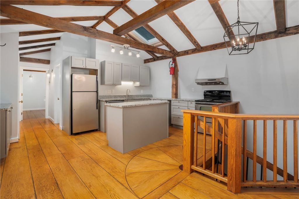 31 Bridge Street B, Newport, RI 02840