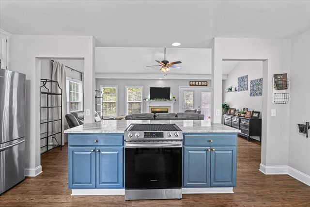 212 Courtney Circle, Rocky Face, GA 30740