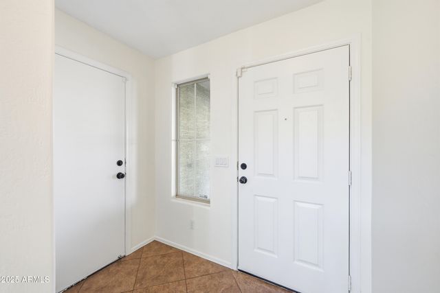 1709 E Beverly Road, Phoenix, AZ 85042