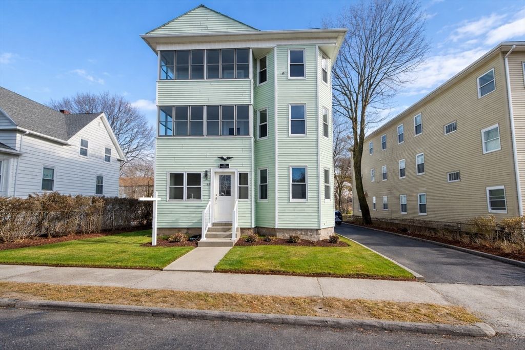 169 Fairmont Ave 3, Worcester, MA 01604