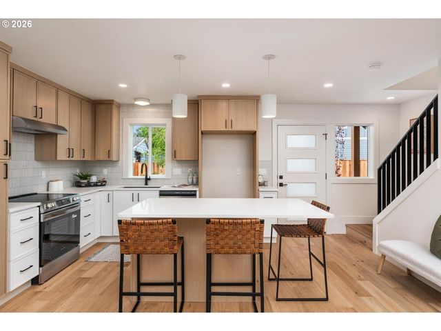 5601 Se Bybee Blvd C, Portland, OR 97206