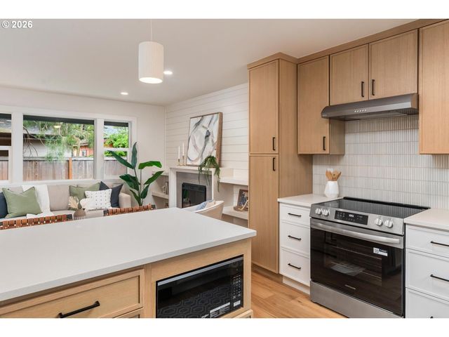 5601 Se Bybee Blvd C, Portland, OR 97206