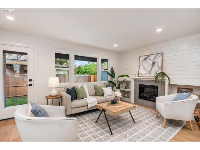 5601 Se Bybee Blvd C, Portland, OR 97206
