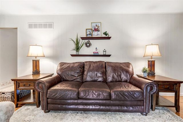 1200 Hudson Hills Drive, Ferguson, MO 63135