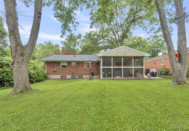 1200 Hudson Hills Drive, Ferguson, MO 63135