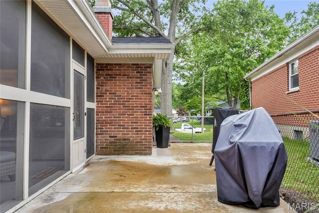 1200 Hudson Hills Drive, Ferguson, MO 63135